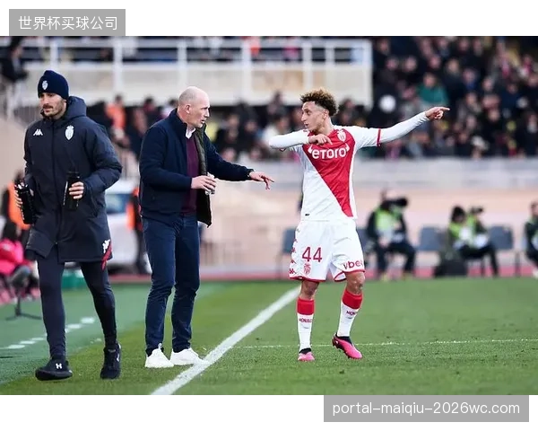 前场多面手南野拓实的缺席，降低了日本队前场战术组合的丰富度。